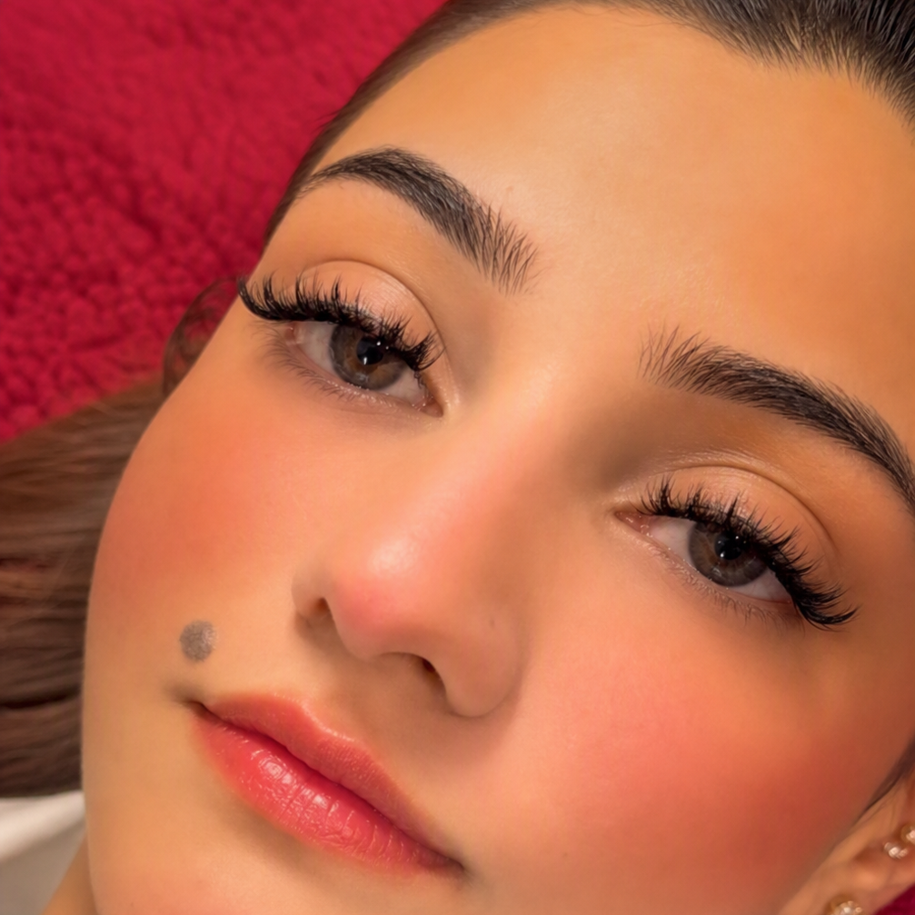 Lashes service